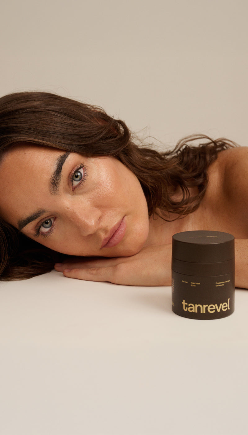 Tanrevel® Self Tan Night Mask –
Svegliati con una pelle idratata e baciata dal sole. hero image